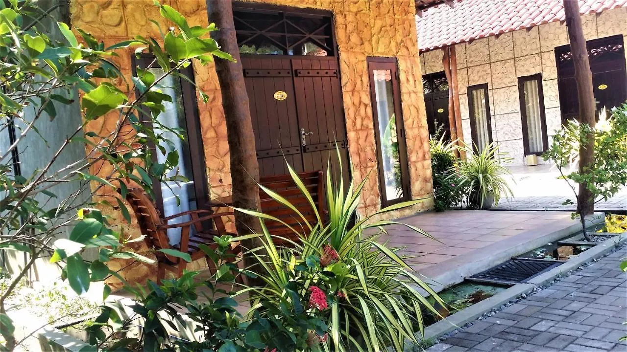 Maple Leaf Hotel Negombo